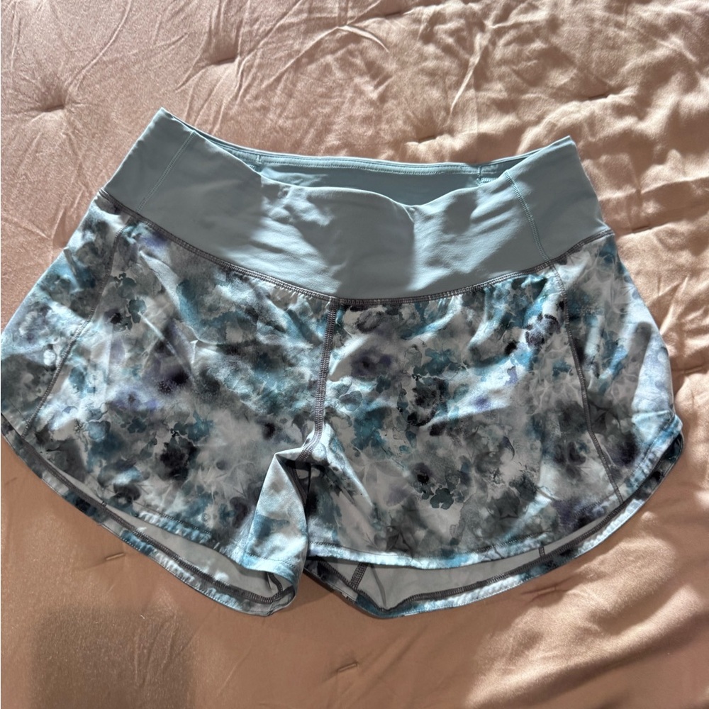 Lulu speed 4” size 6 Floral Blue Women's Shorts